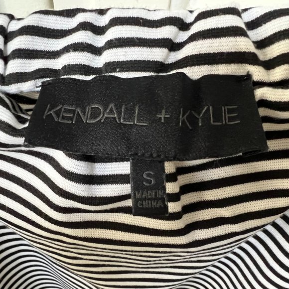 2 Small Kendall + Kylie long sleeve black and white off the shoulder bodysuit AS - Picture 7 of 9